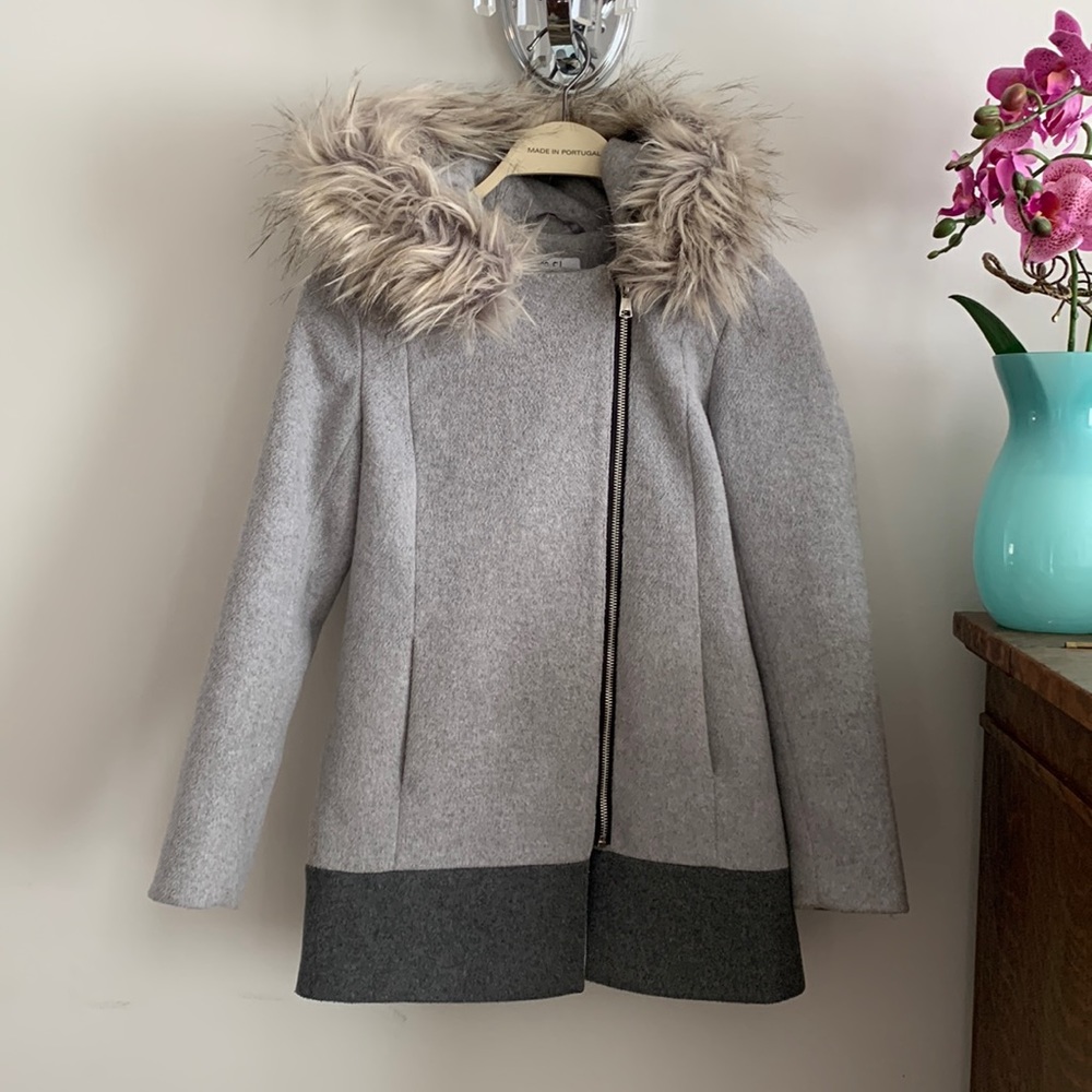 Girls Winter Coat Beautiful in size medium